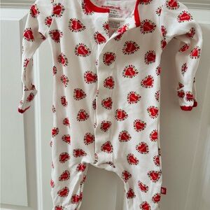Magnetic Me Red and White Heart Footies
